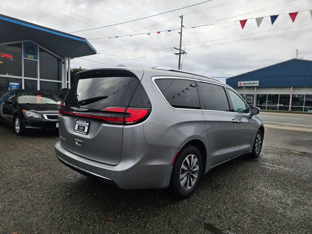 Used 2021 Chrysler Pacifica Touring-L image 7