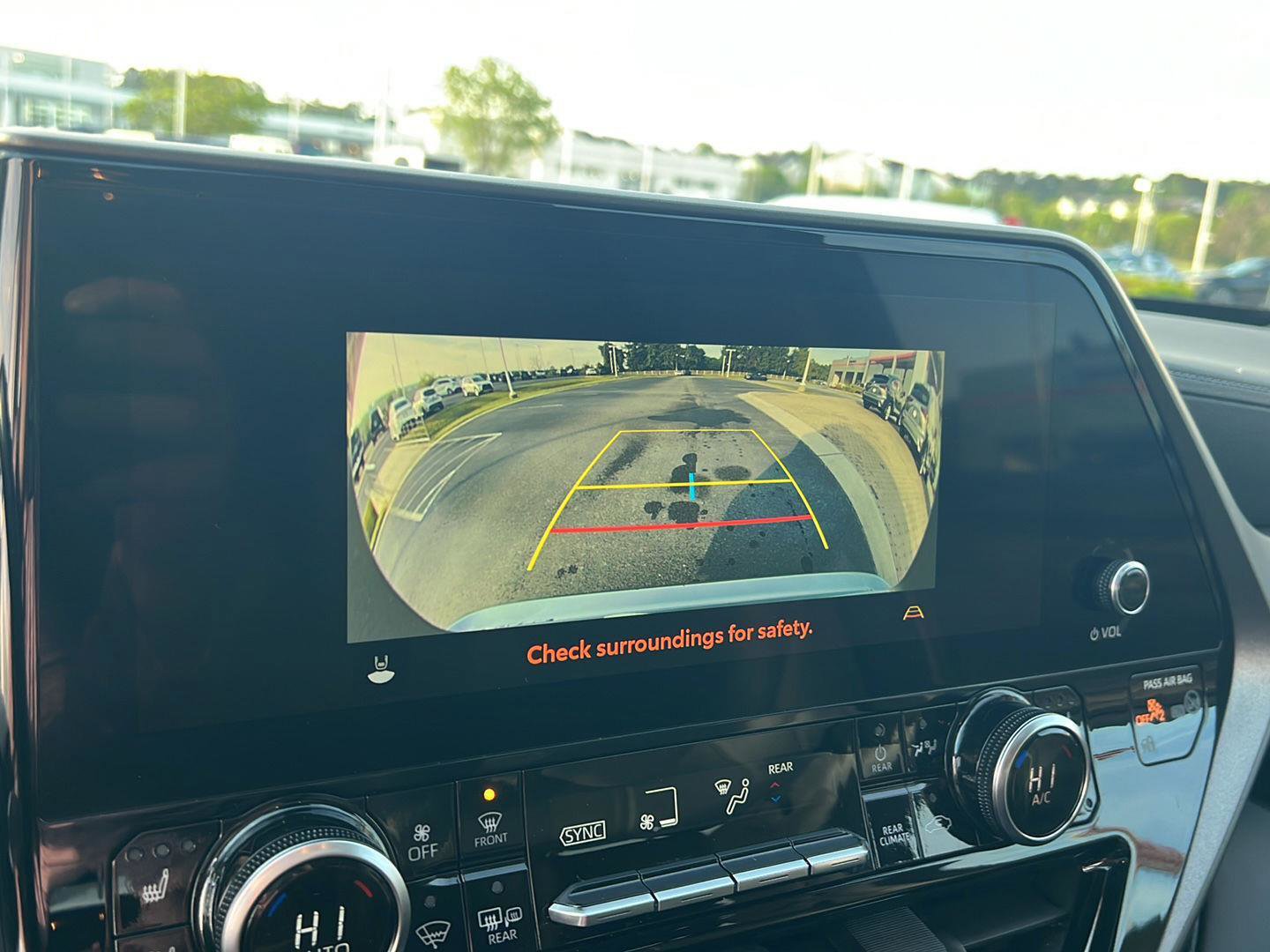 Used 2023 Toyota Highlander Limited image 25