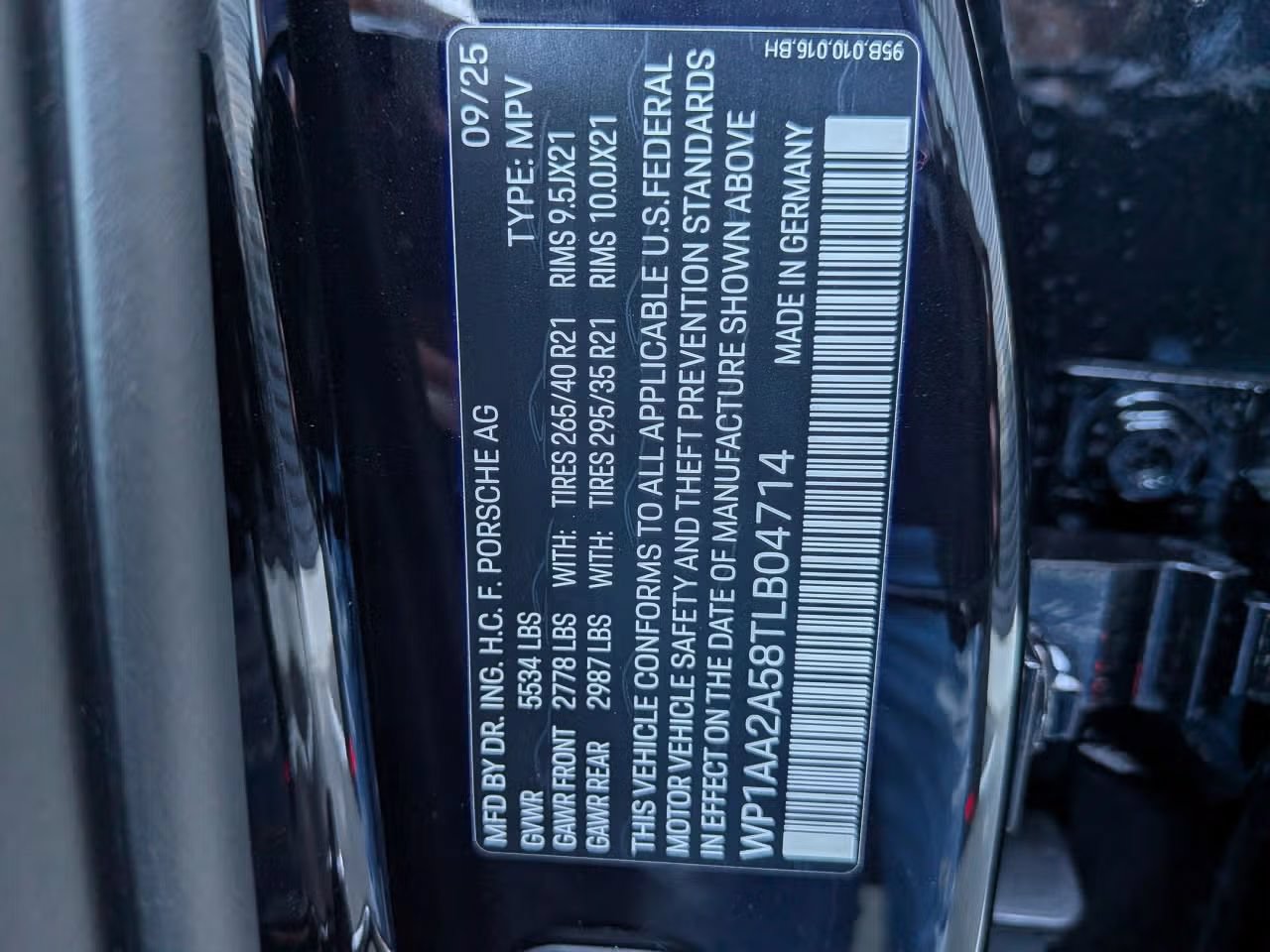 Certified 2026 Porsche Macan AWD/4WD image 29