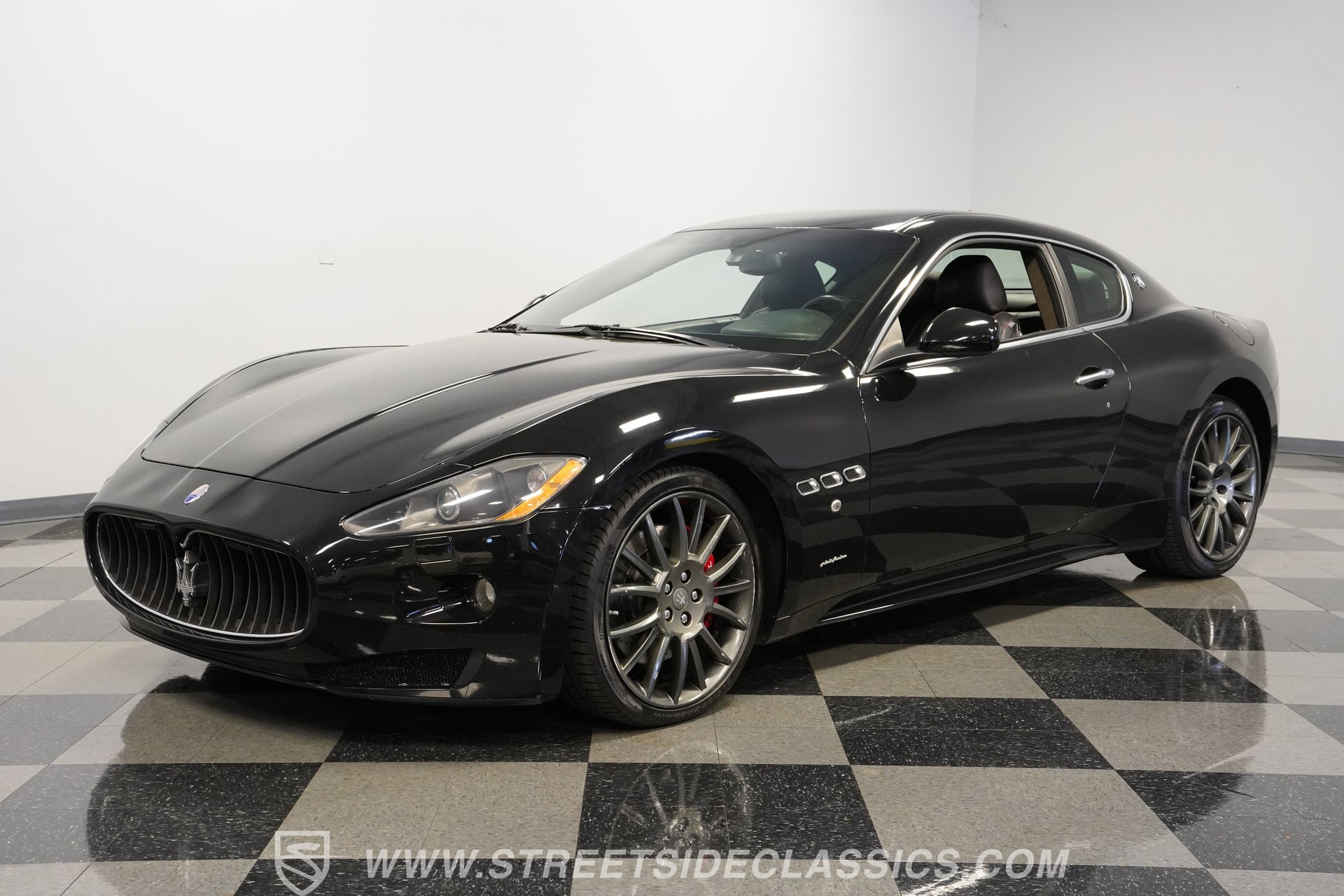 Used 2010 Maserati GranTurismo S image 6