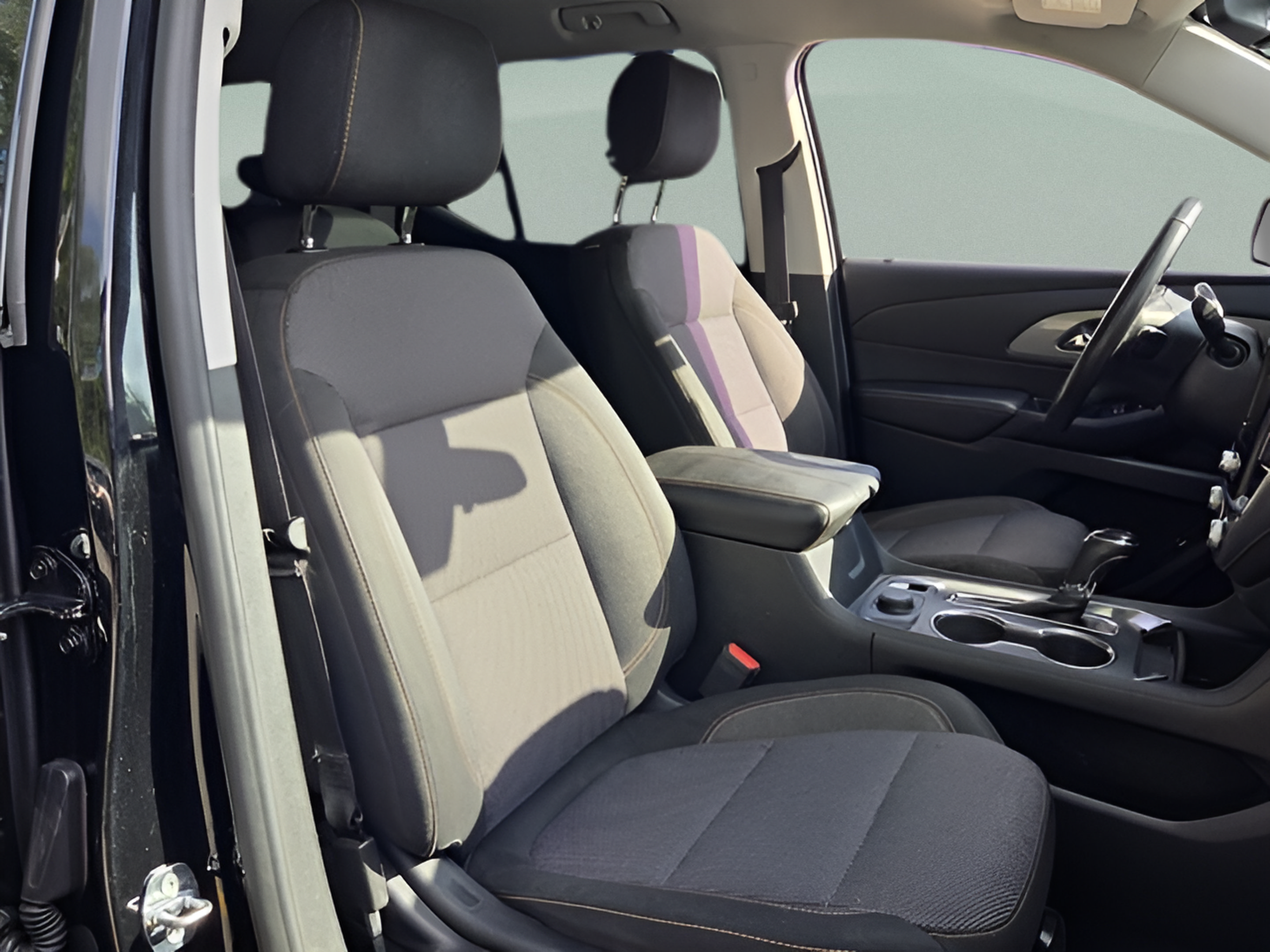 Used 2018 Chevrolet Traverse LT FWD image 15