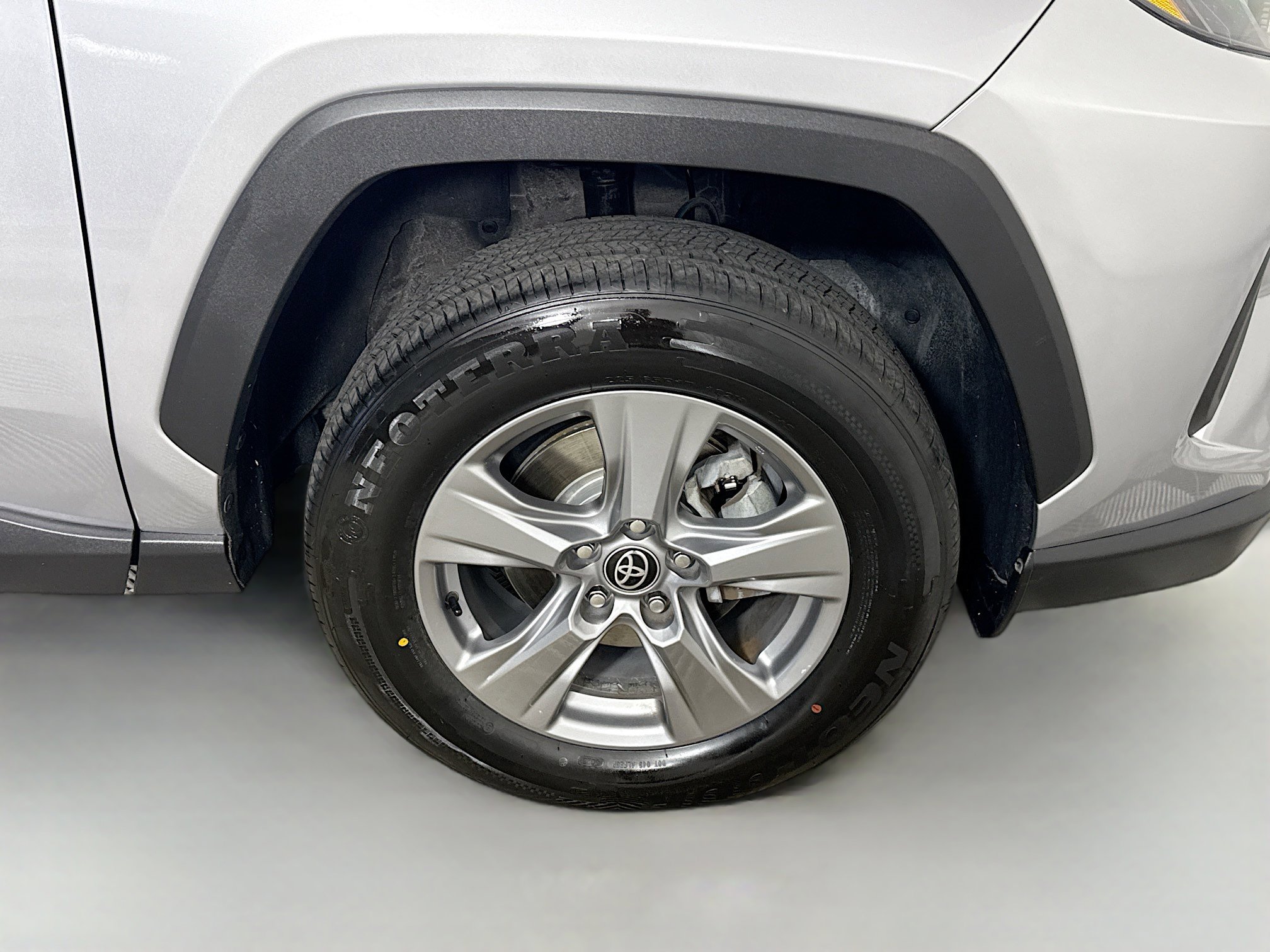 Used 2022 Toyota RAV4 XLE image 32