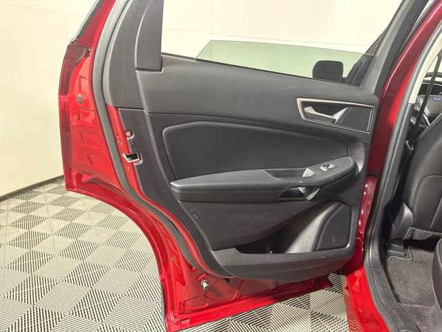 Used 2021 Ford Edge SEL w/ Convenience Package image 18