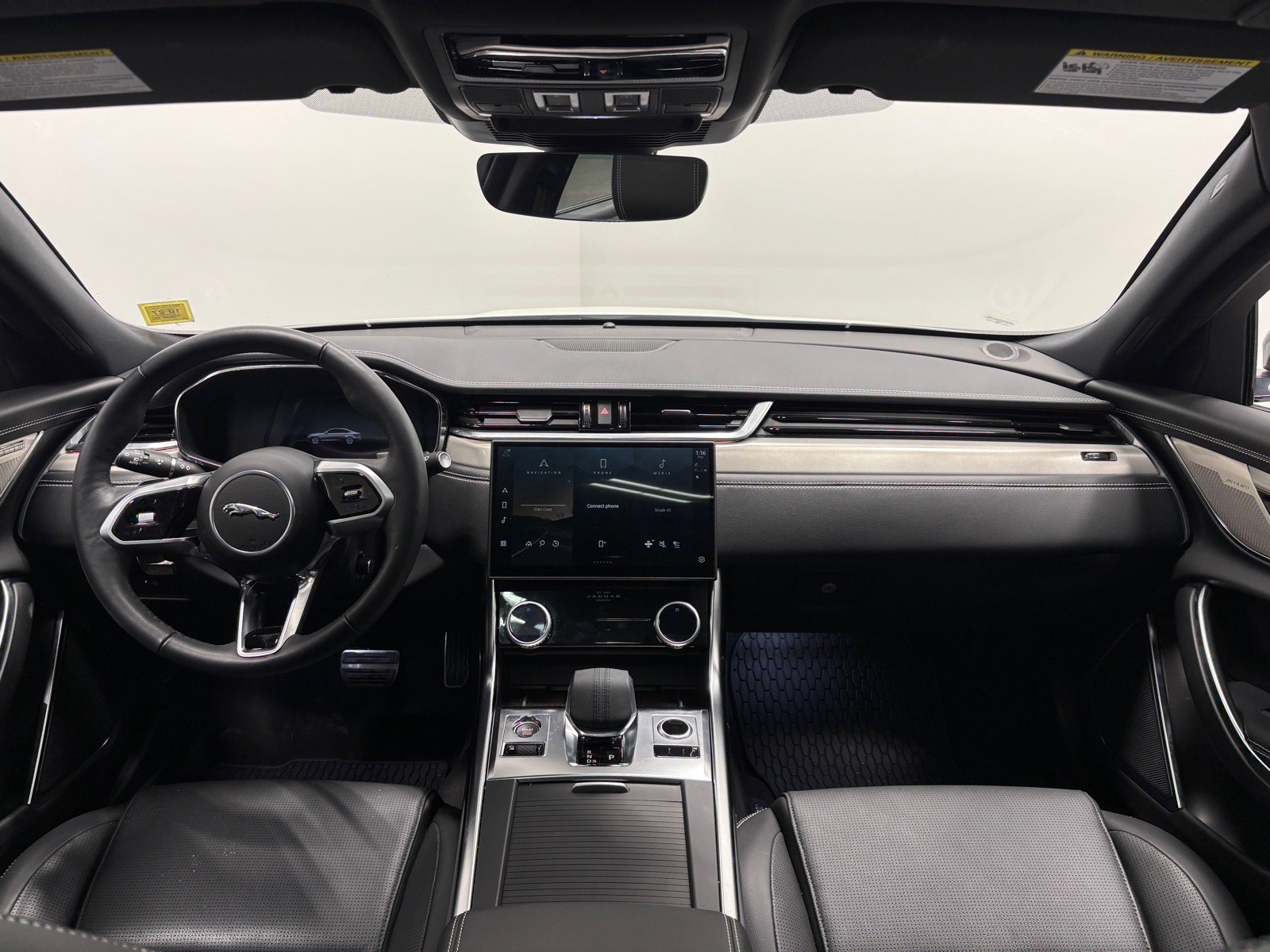 Used 2024 Jaguar XF R-Dynamic SE AWD/4WD image 33