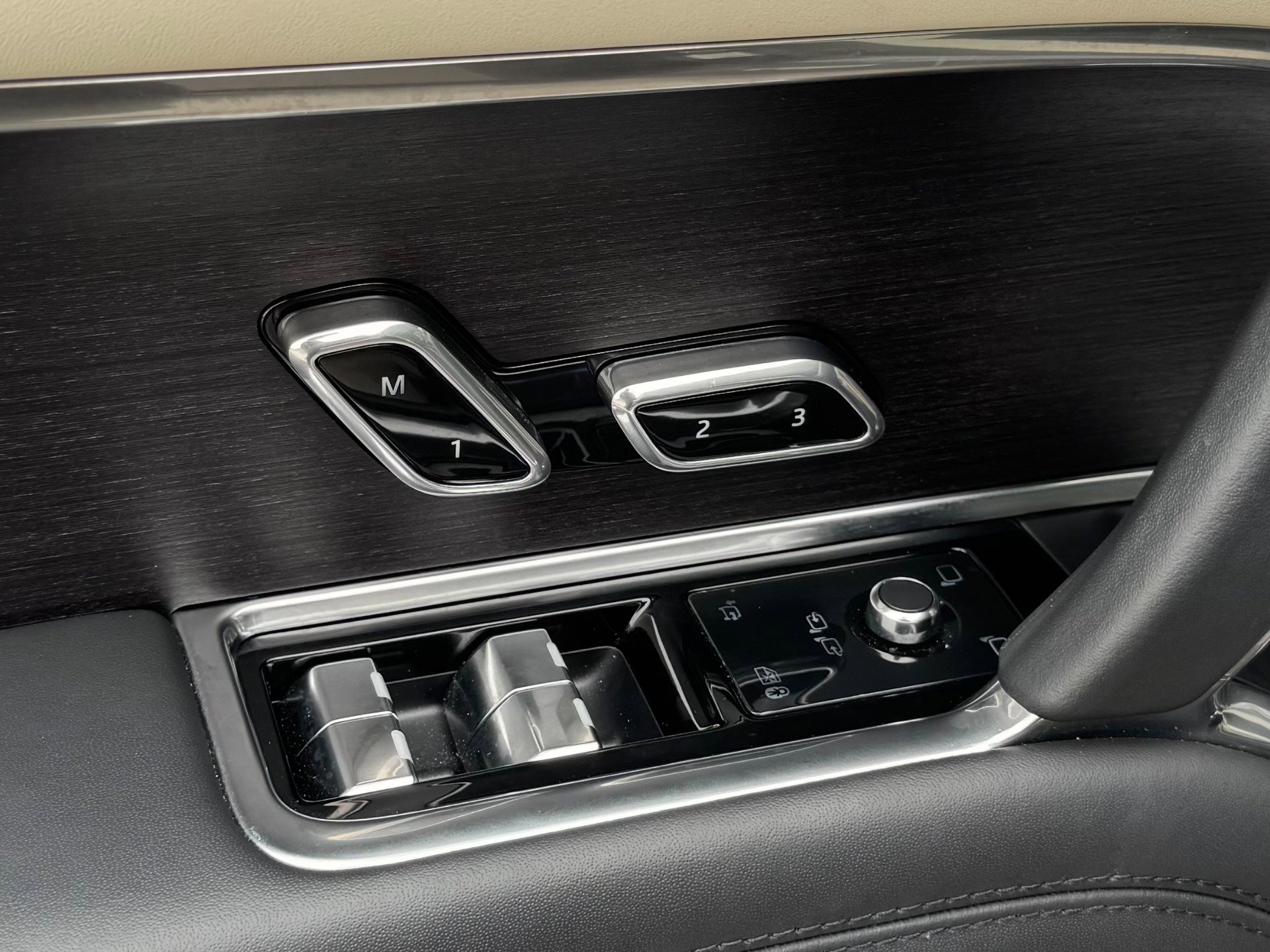 Used 2024 Land Rover Range Rover SE image 82