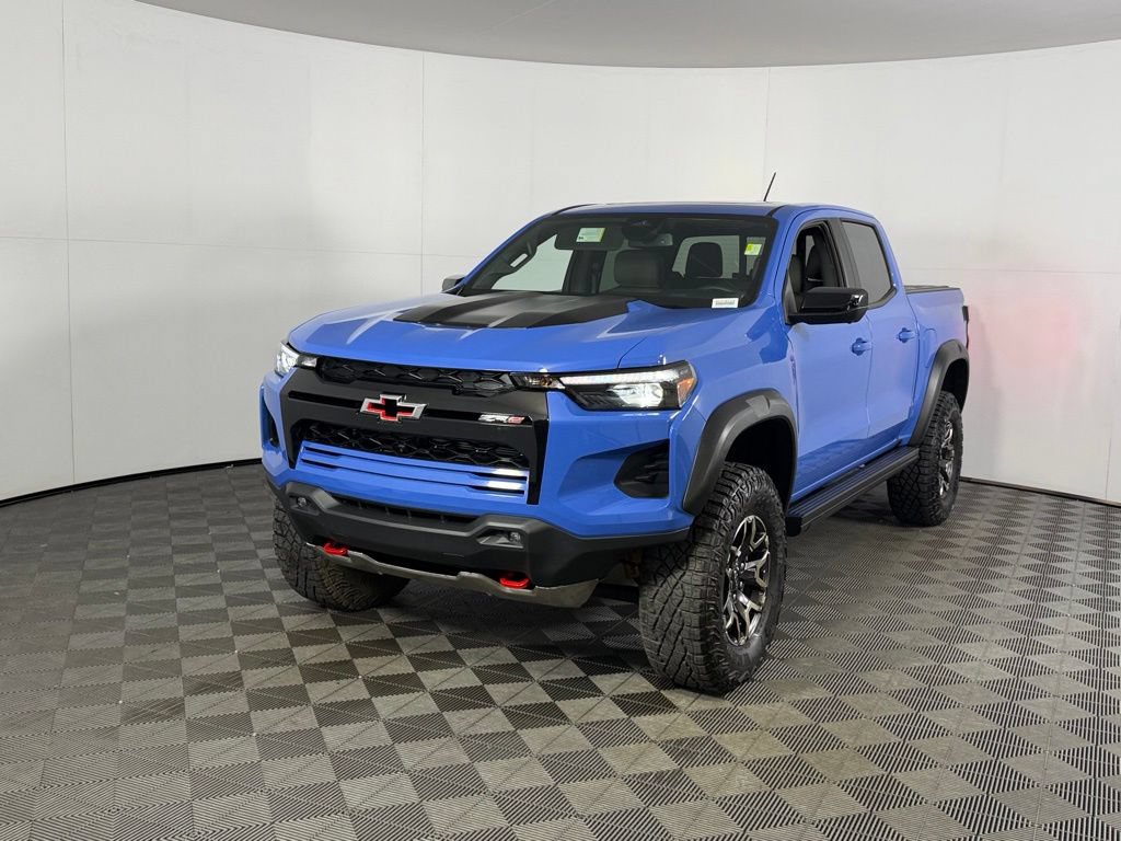 Used 2025 Chevrolet Colorado ZR2 w/ Technology Package AWD/4WD image 10