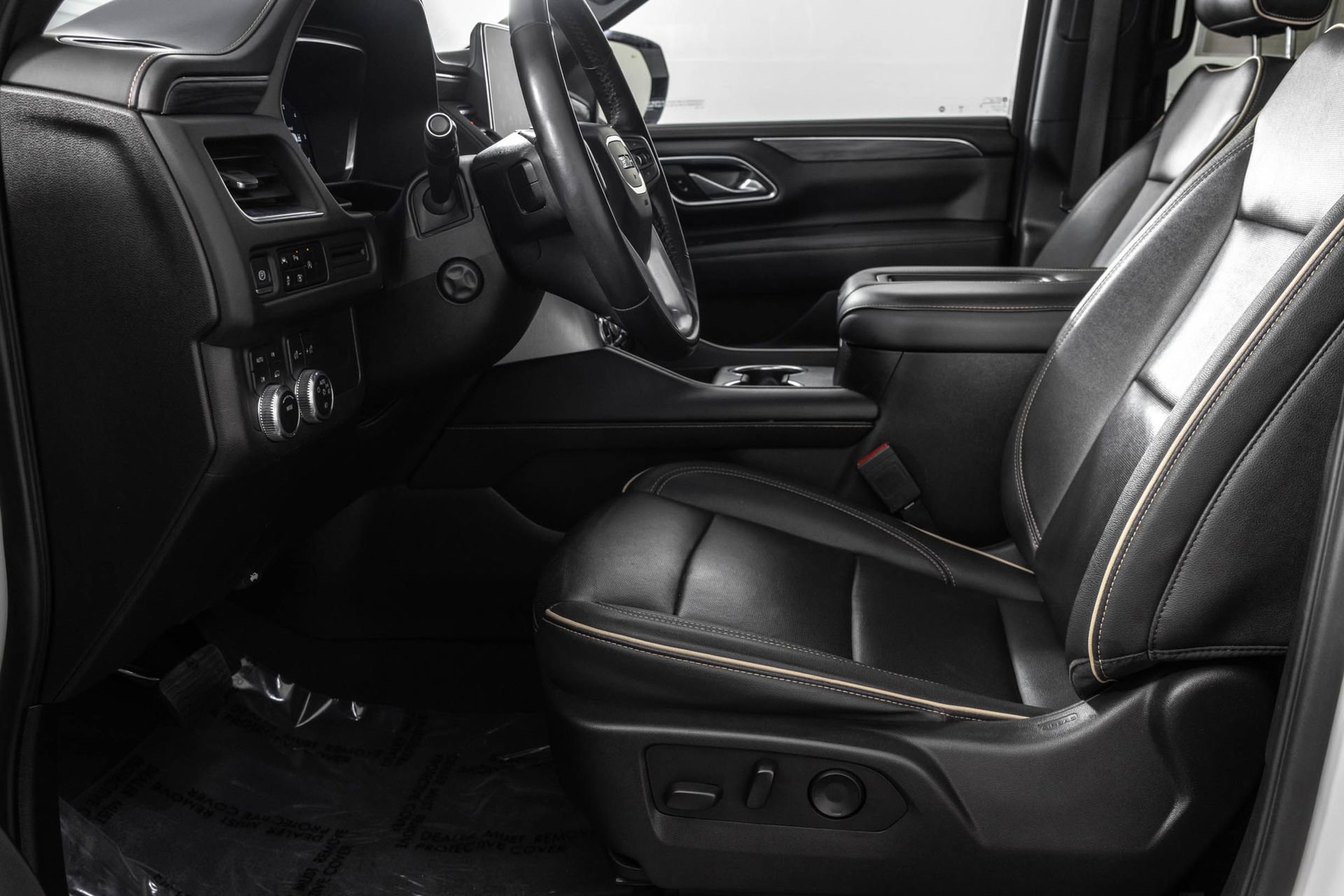 Used 2023 GMC Yukon SLT w/ SLT Luxury Package AWD/4WD image 7