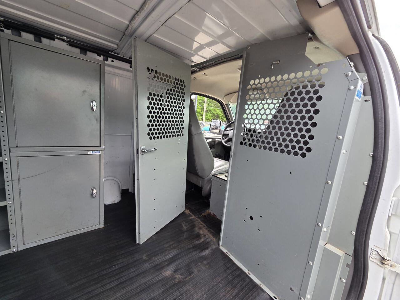 Used 2006 Chevrolet Express 1500 RWD image 22