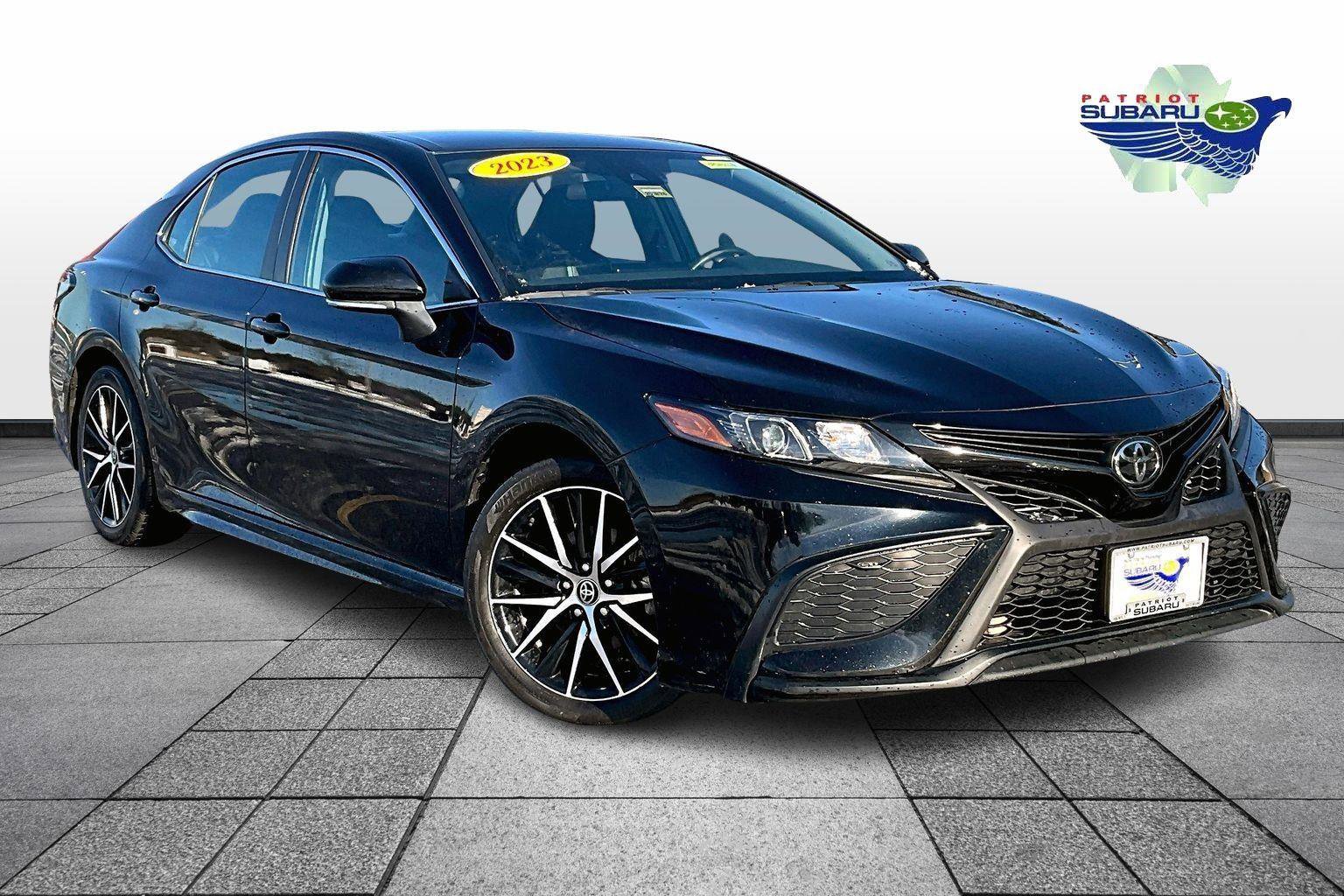 Used 2023 Toyota Camry SE image 1
