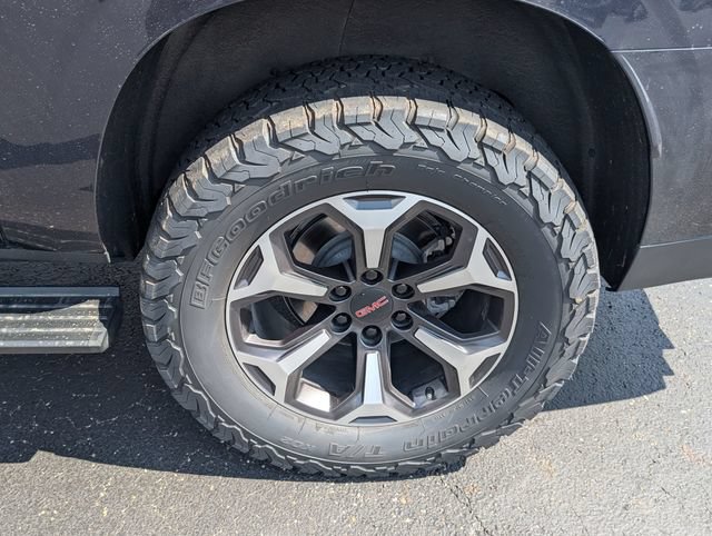 Used 2025 GMC Yukon XL AT4 Ultimate w/ LPO, Floor Liner Package AWD/4WD image 24