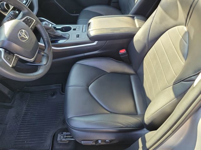 Used 2022 Toyota Highlander XLE image 20