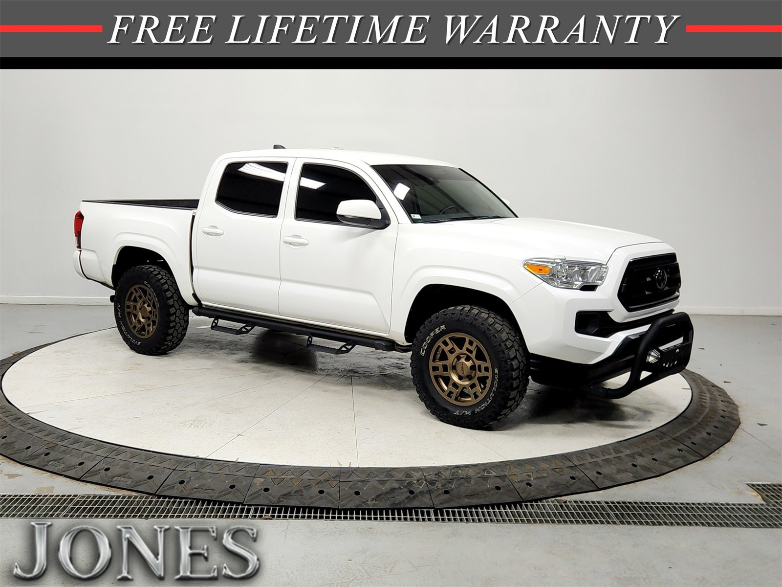 Used 2023 Toyota Tacoma SR image 1