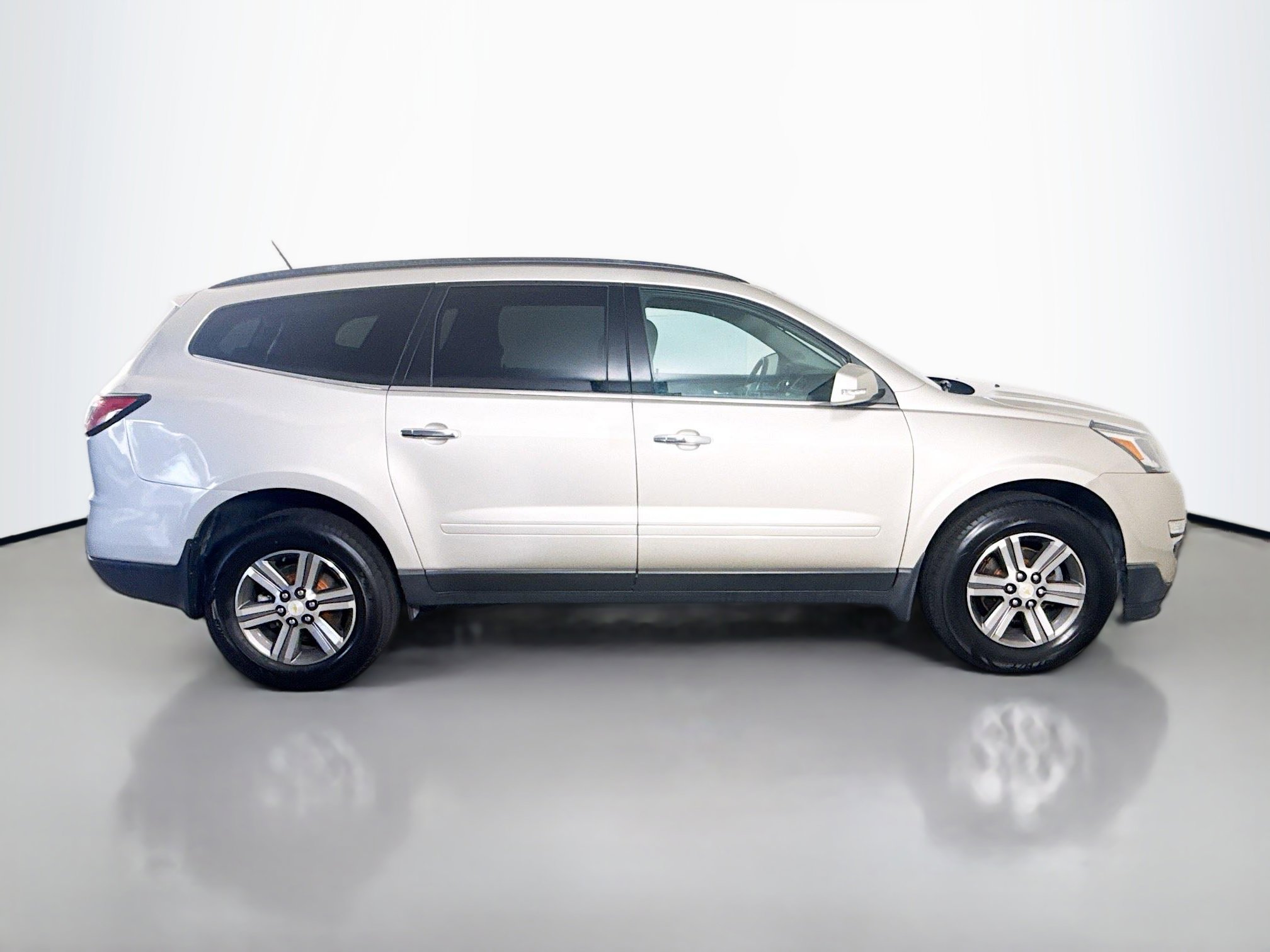 Used 2017 Chevrolet Traverse LT FWD image 11