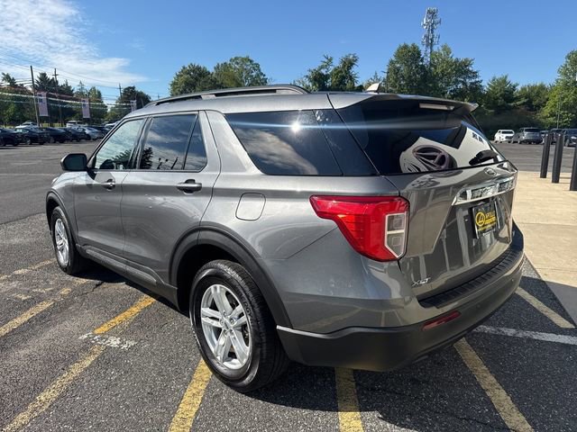 Used 2023 Ford Explorer XLT image 5