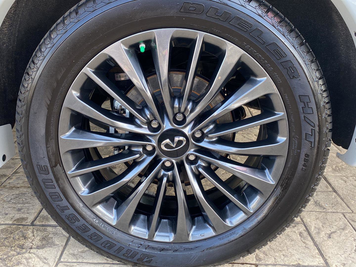 Used 2024 INFINITI QX80 Sensory image 16