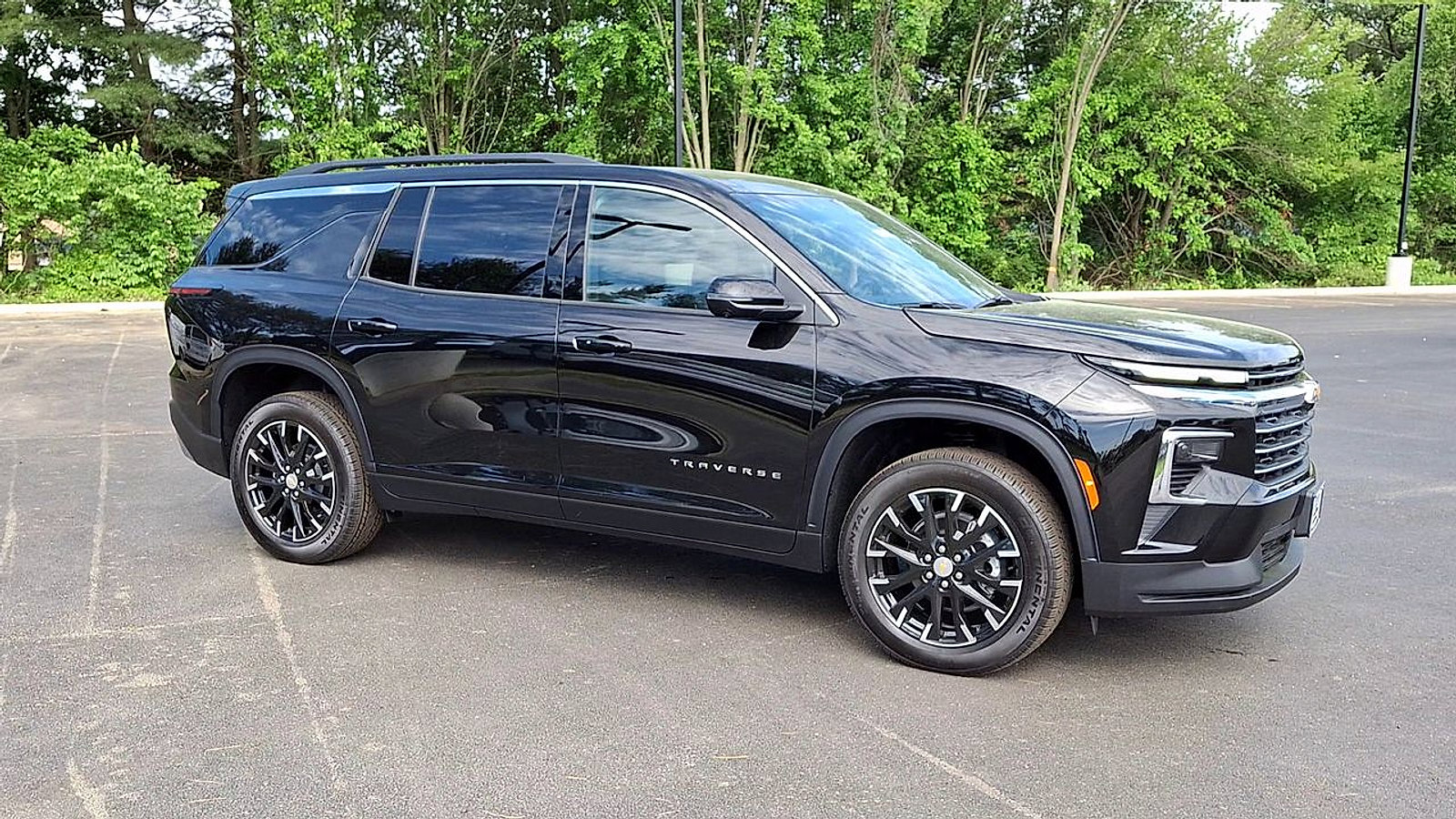 New 2026 Chevrolet Traverse LT w/ Sun and Wheel Package AWD/4WD image 4