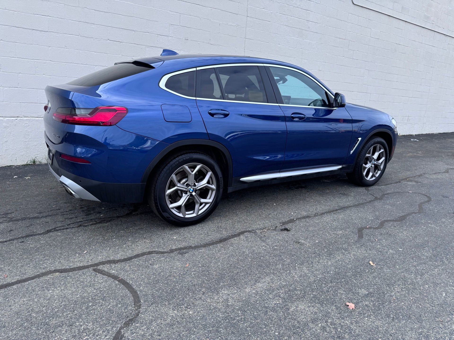 Used 2023 BMW X4 xDrive30i image 8