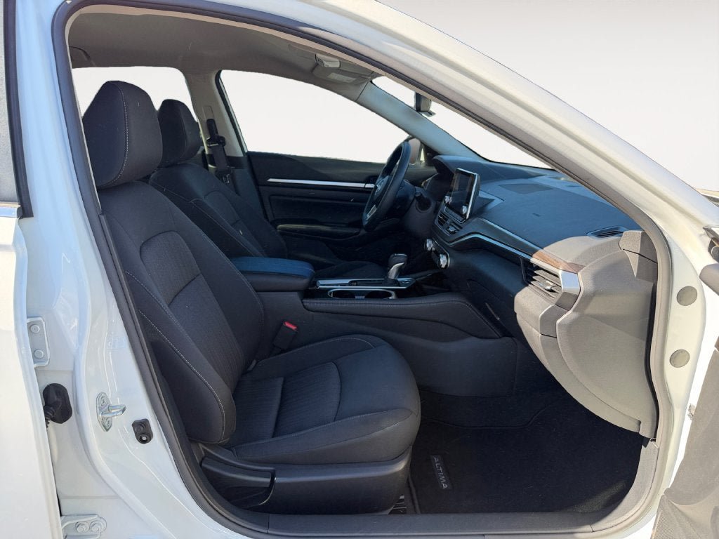 Used 2023 Nissan Altima 2.5 SV AWD/4WD image 25