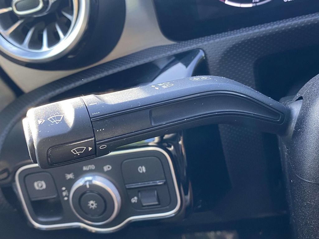 Used 2025 Mercedes-Benz CLA 250 image 22