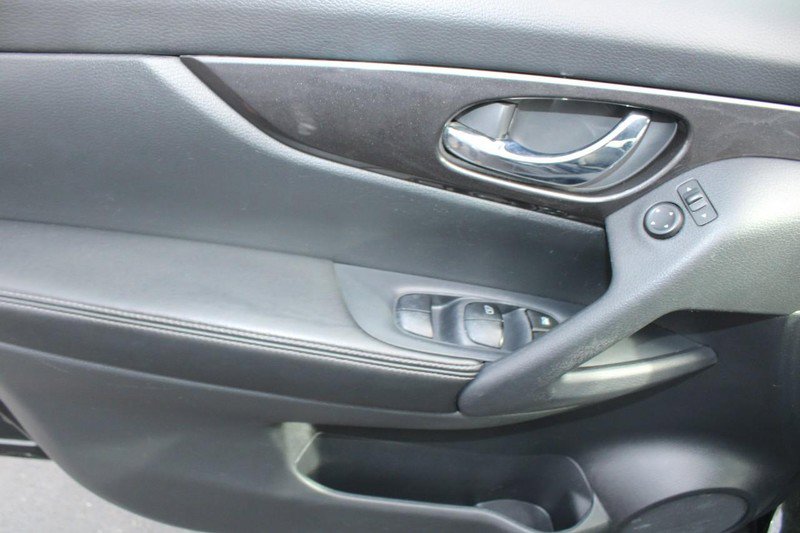 Used 2020 Nissan Rogue SV image 10