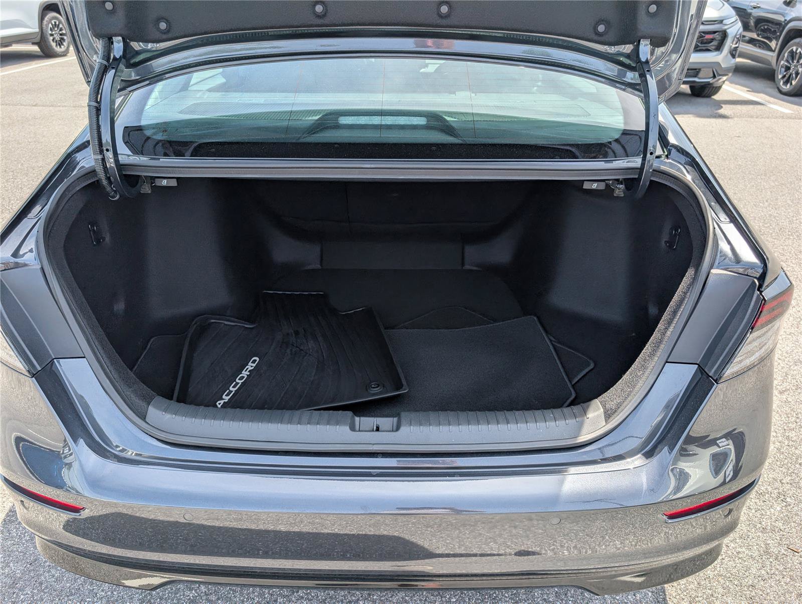 Used 2024 Honda Accord Touring image 12