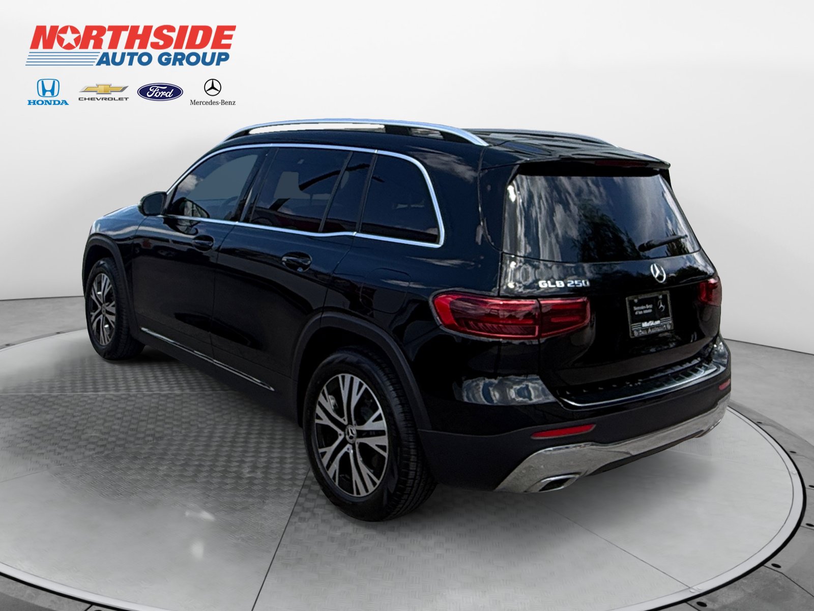 Used 2026 Mercedes-Benz GLB 250 image 5