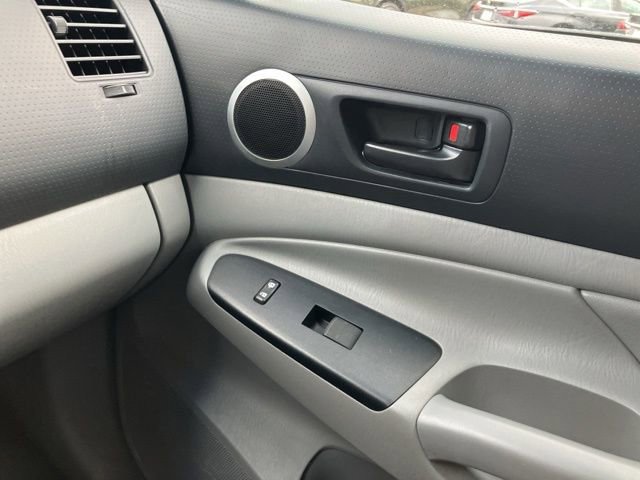 Used 2014 Toyota Tacoma 4x4 Double Cab w/ SR5 Package image 28