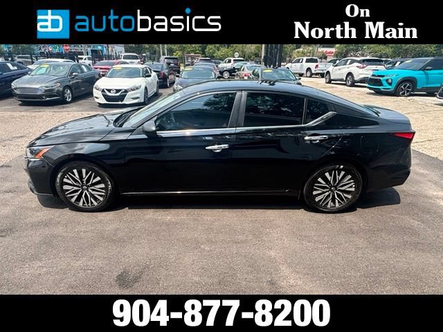 Used 2025 Nissan Altima 2.5 SV FWD image 2