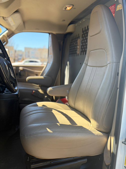 Used 2021 Chevrolet Express 3500 w/ Driver Convenience Package image 13