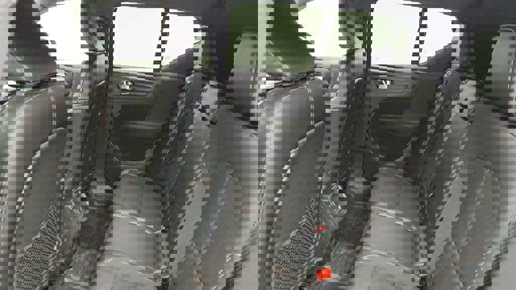 Used 2020 Volvo XC40 T5 Momentum image 19