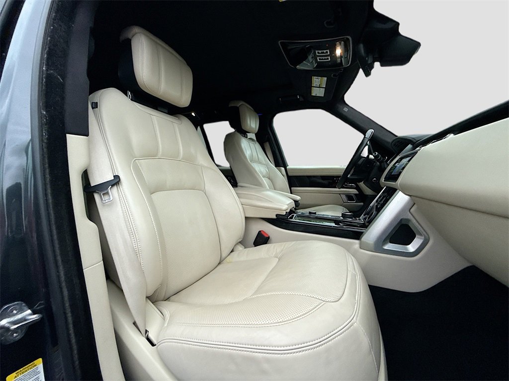Used 2022 Land Rover Range Rover P525 Westminster Edition image 32