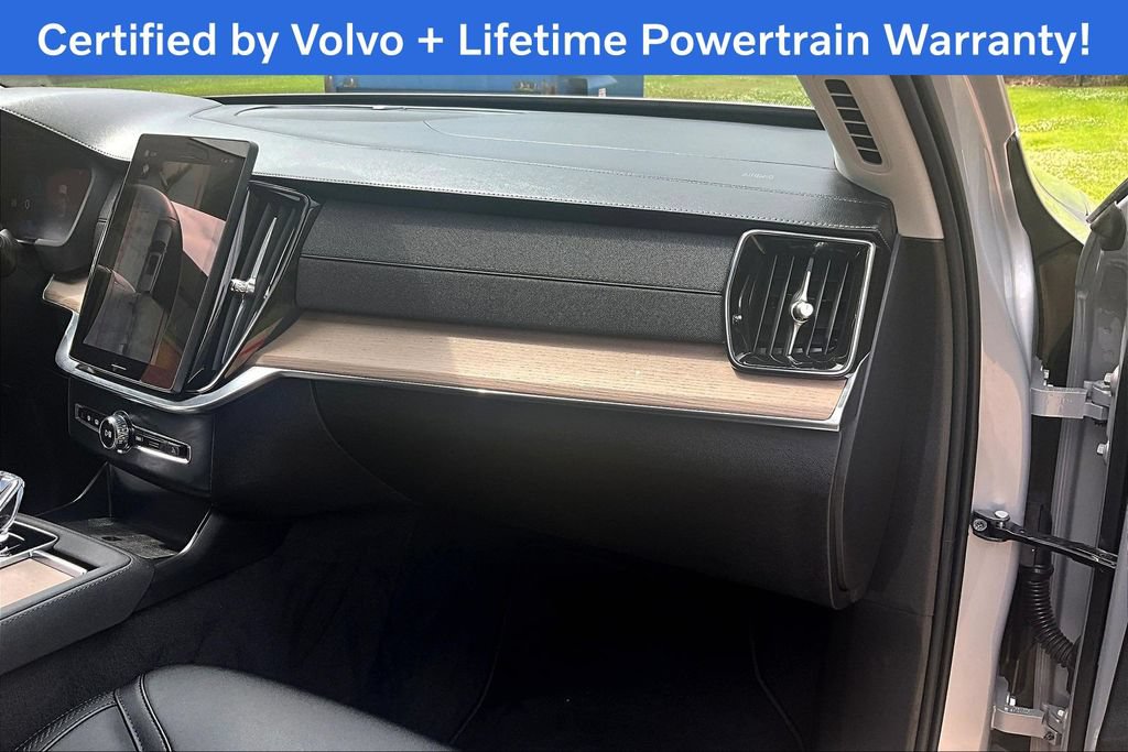 Used 2025 Volvo XC90 B6 Plus AWD/4WD image 21