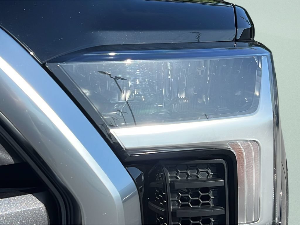 Used 2024 Toyota Tundra Limited AWD/4WD image 23