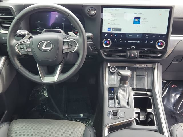 Used 2024 Lexus GX 550 w/ Accessory Package (Z1) AWD/4WD image 39