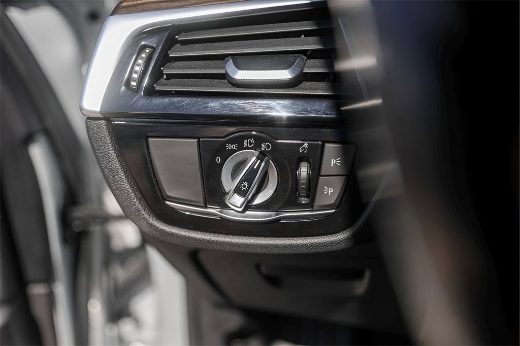 Used 2019 BMW 530i w/ Convenience Package image 15