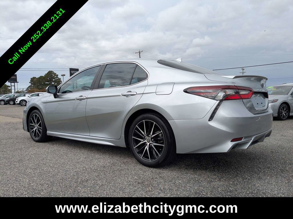 Used 2024 Toyota Camry SE image 6