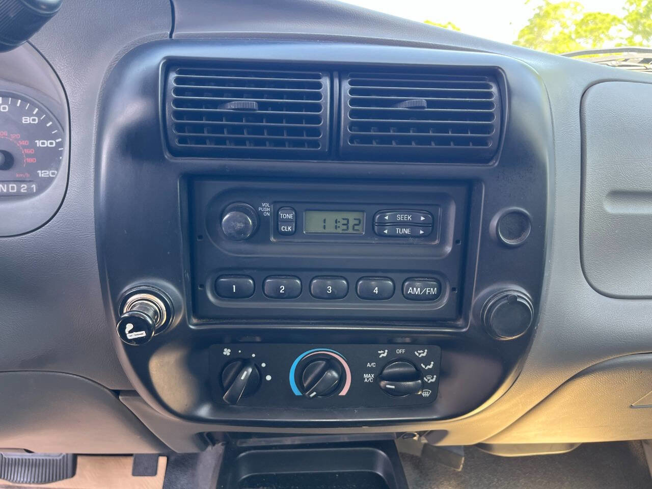 Used 2009 Ford Ranger XL image 12