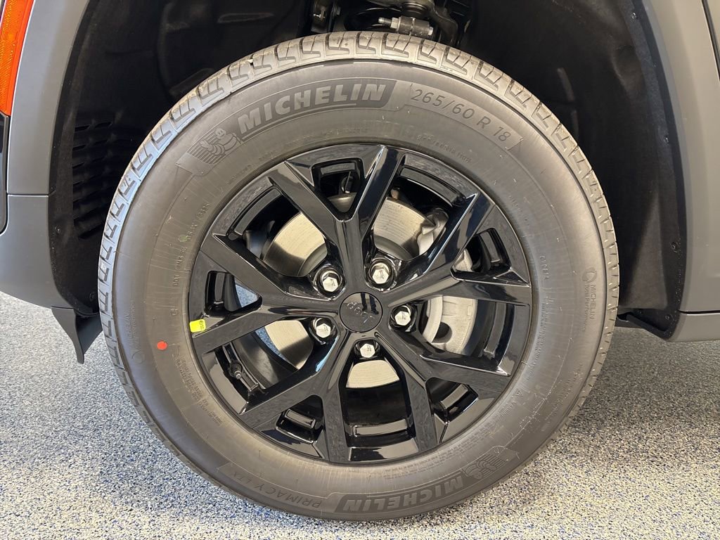 New 2025 Jeep Grand Cherokee Altitude image 33