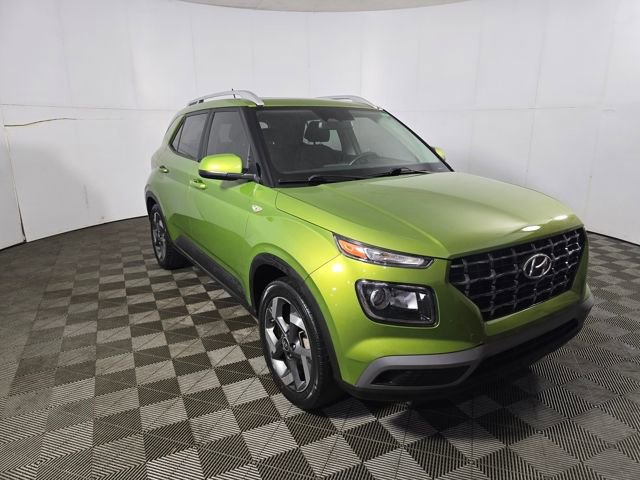Used 2023 Hyundai Venue SEL image 3