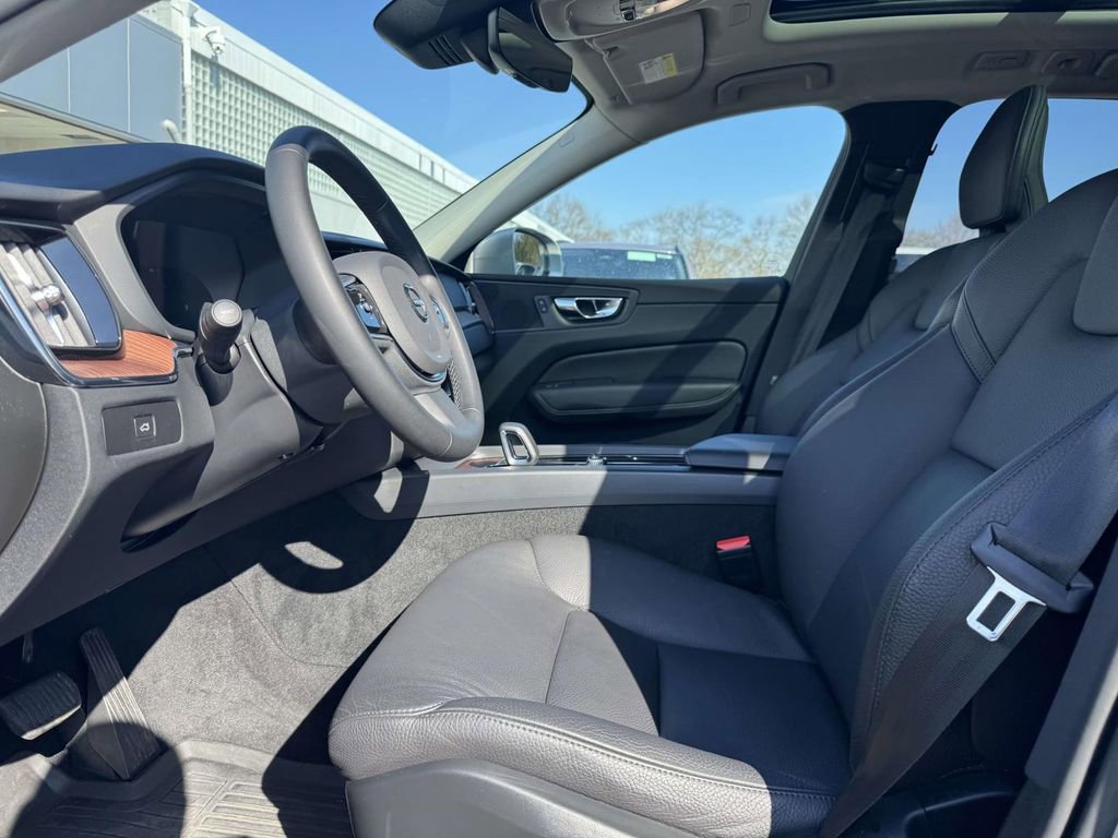 Certified 2023 Volvo XC60 B5 Plus w/ Climate Package image 13