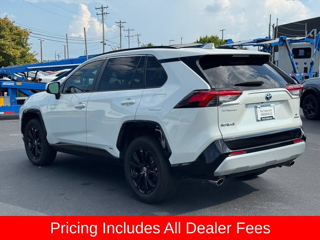 Used 2022 Toyota RAV4 SE AWD/4WD image 5