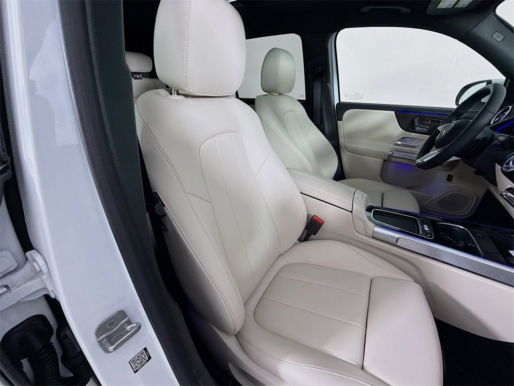 Used 2025 Mercedes-Benz GLB 250 4MATIC image 28