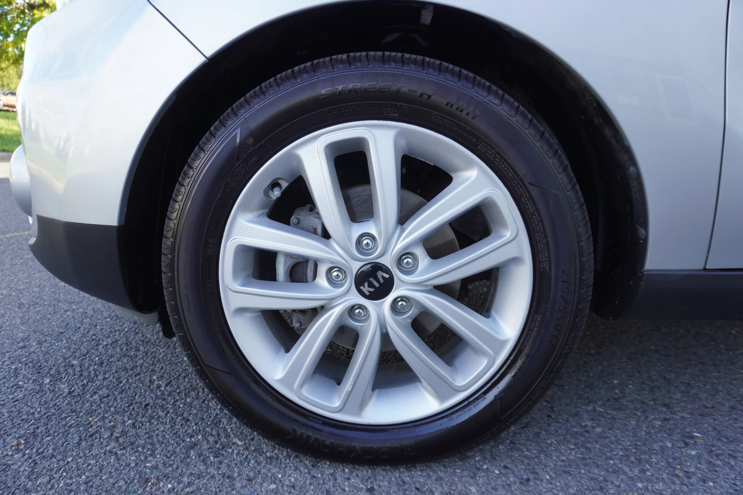 Used 2018 Kia Soul + FWD image 24