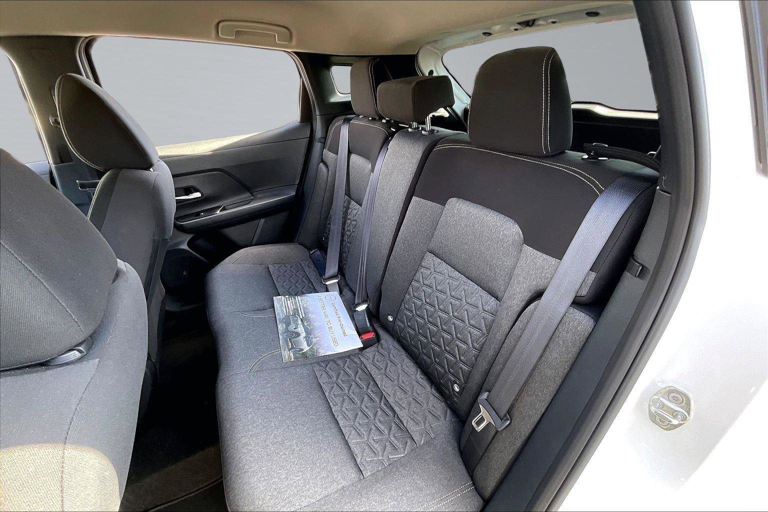 Certified 2025 Nissan Kicks SV FWD image 26