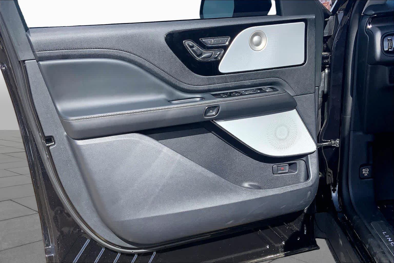 New 2026 Lincoln Aviator Reserve AWD/4WD image 10