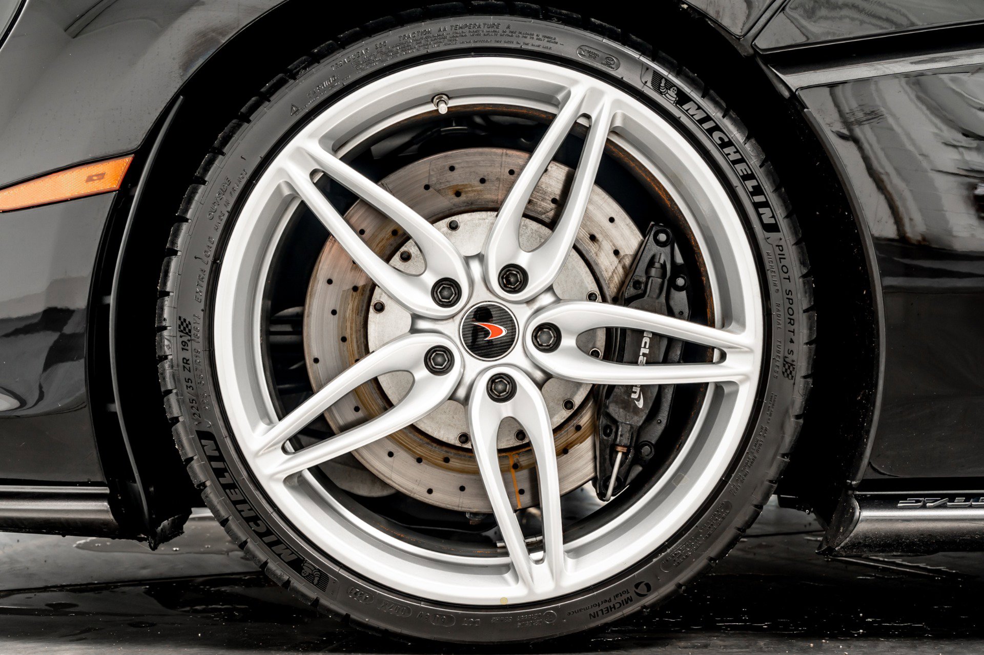 Used 2017 McLaren 570S image 10