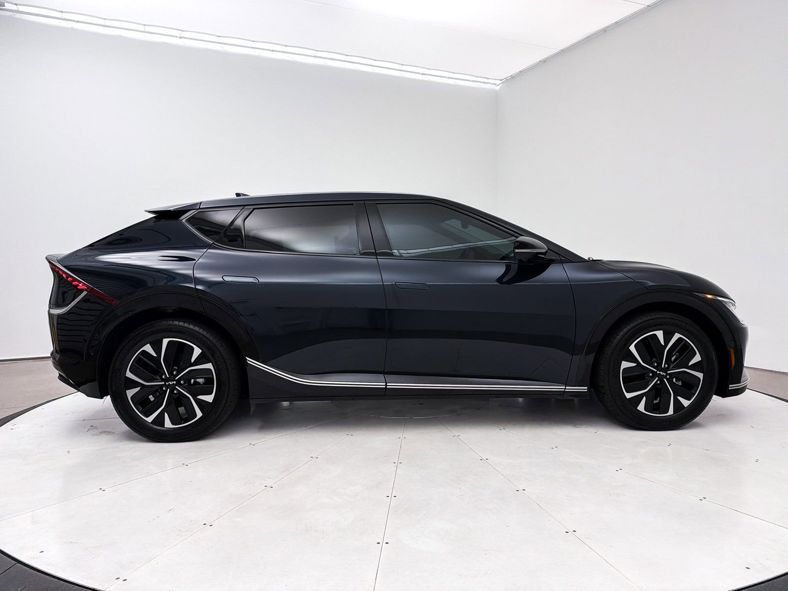 Used 2023 Kia EV6 Wind w/ Wind Technology Package image 35