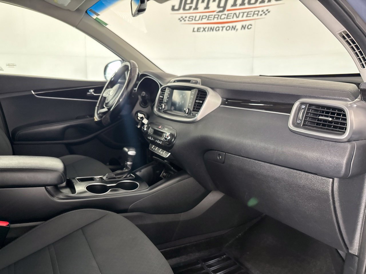 Used 2019 Kia Sorento AWD w/ LX Convenience Package image 29