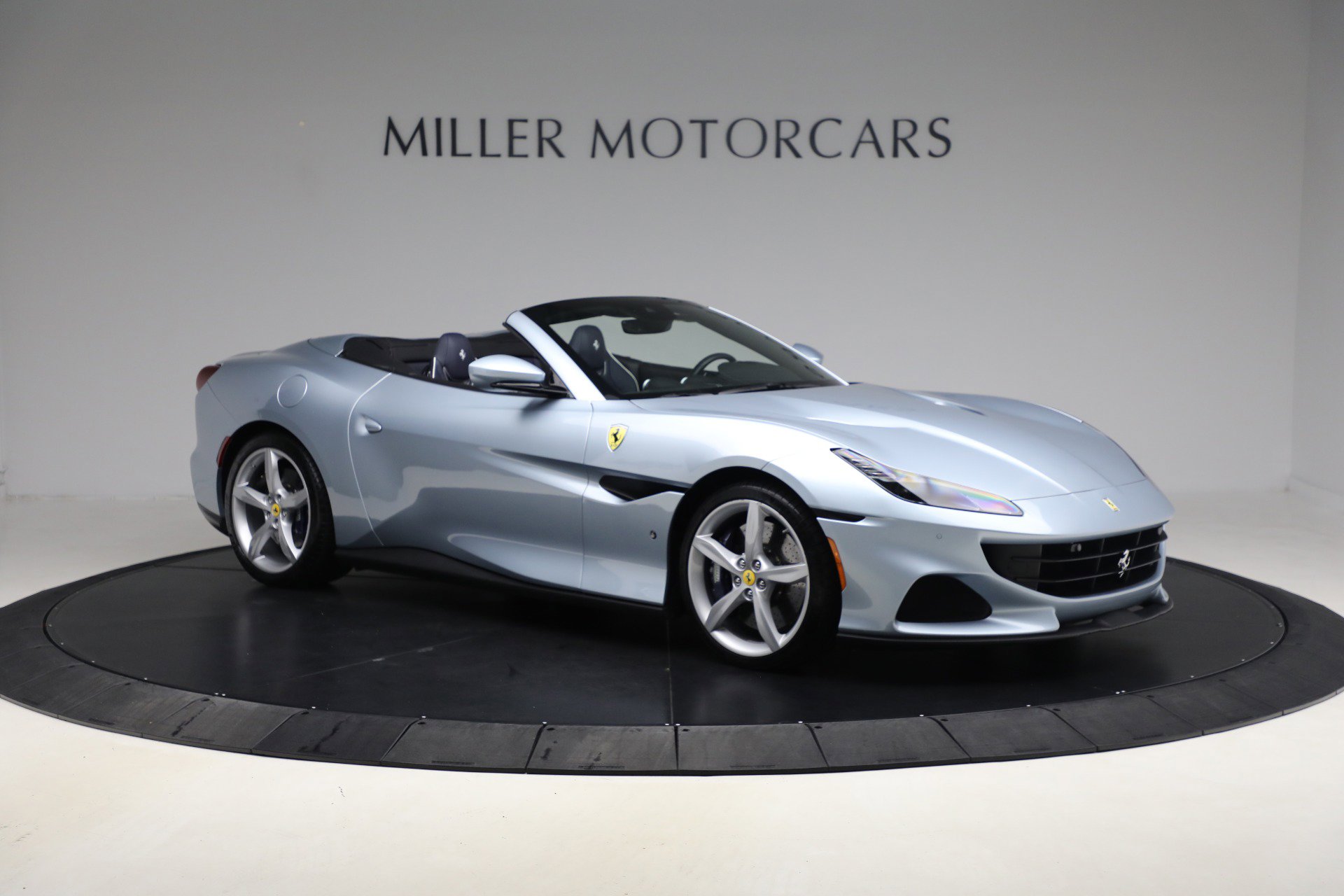 Certified 2023 Ferrari Portofino M image 9