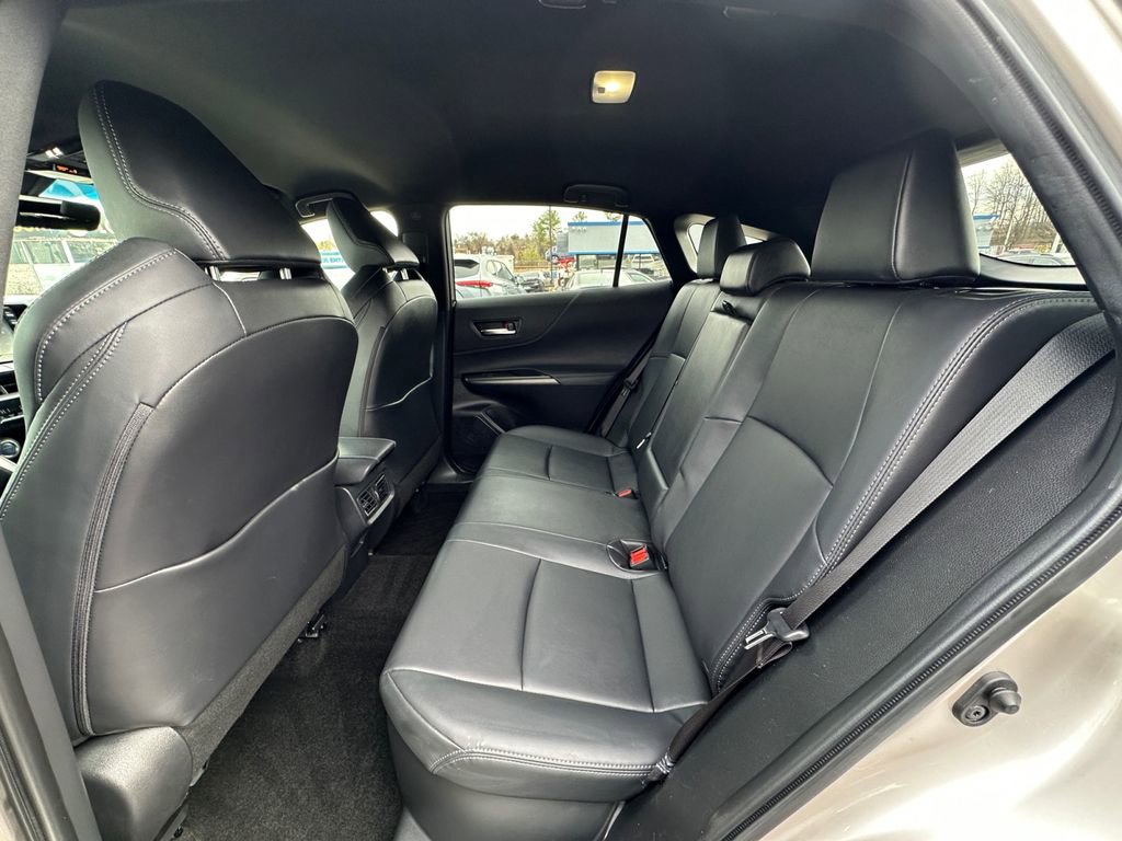 Used 2022 Toyota Venza XLE image 19